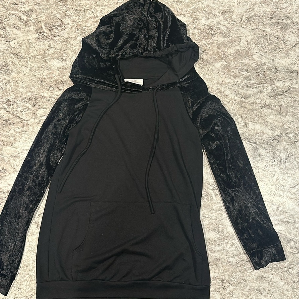 Black local boutique hooded shirt size medium